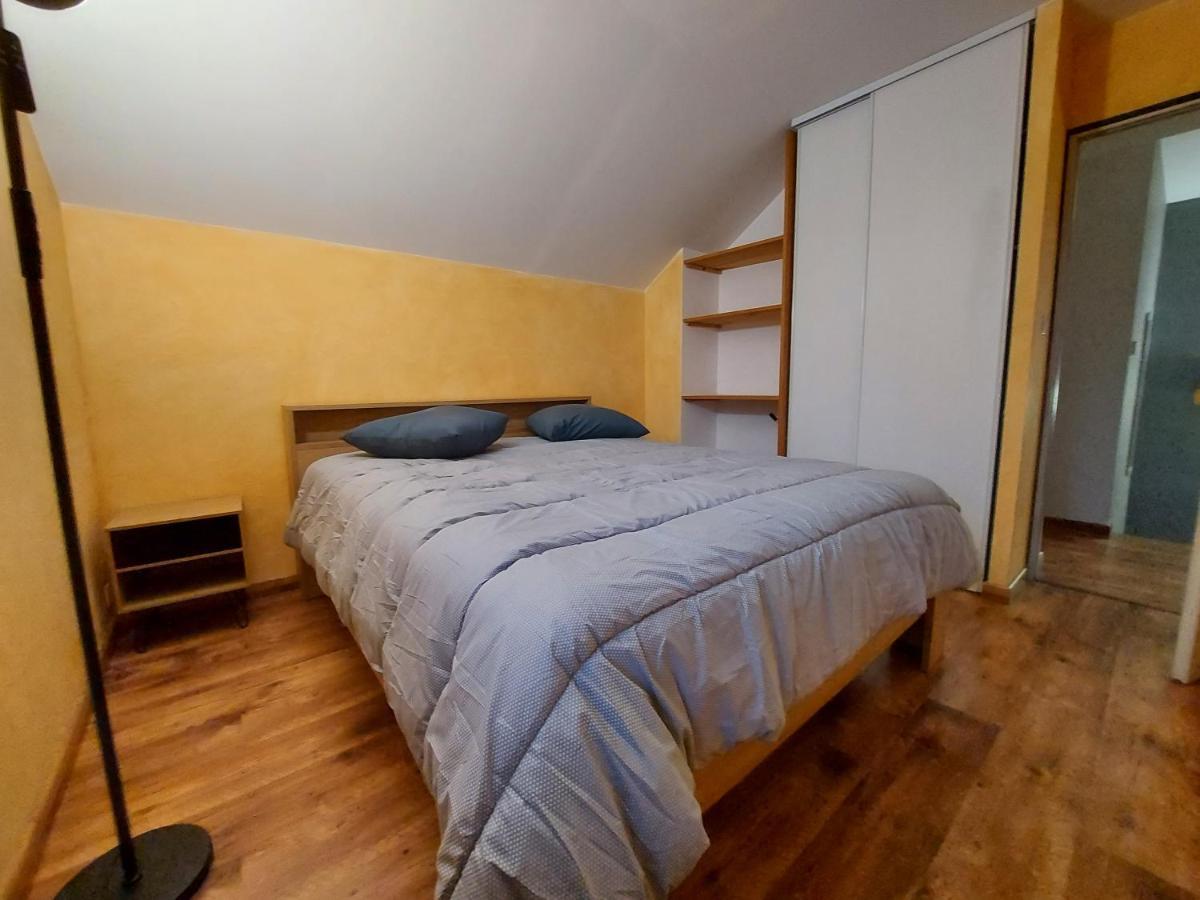 Casa vacanze Entre Et Montagne, Chaleureuse Maison 3 Pièces Avec Très Belle Vue D'annecy. Terrasse, Jardin, Parking, Cheminée, Barbecue …. Saint-Jorioz