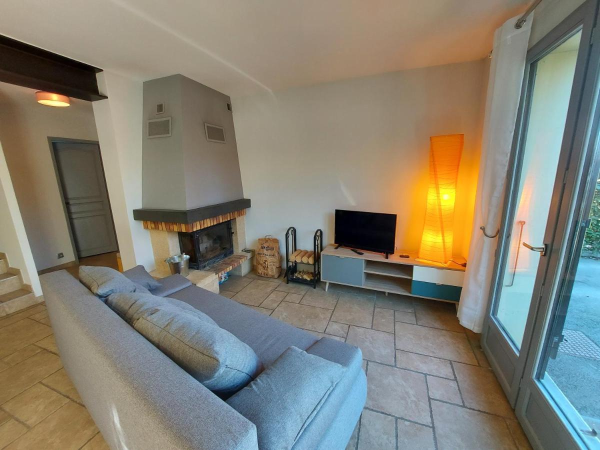 Entre Et Montagne, Chaleureuse Maison 3 Pièces Avec Très Belle Vue D'annecy. Terrasse, Jardin, Parking, Cheminée, Barbecue …. Casa vacanze *